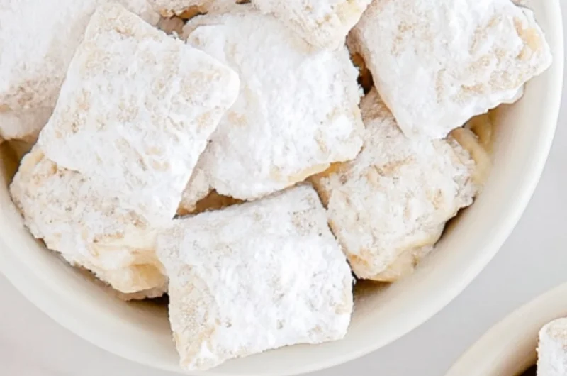 Delicious banana cream pie muddy buddies dessert recipe with banana pudding flavor