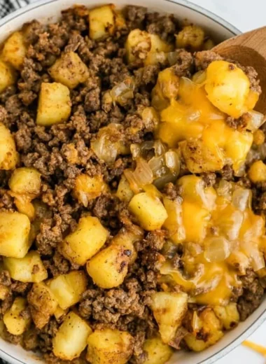Delicious Hamburger Hash with ground beef, potatoes, and vegetables