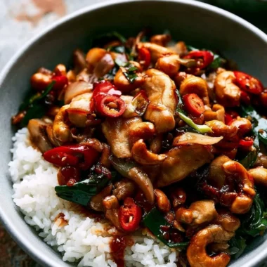 Delicious Thai Cashew Chicken Stir Fry with vibrant vegetables and cashews