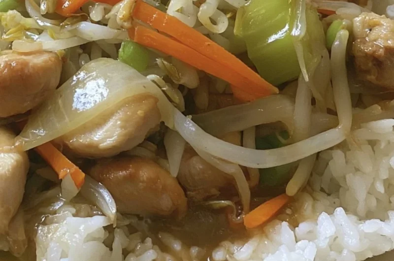 Delicious Cantonese Chicken Fried Noodles served in a cozy settings